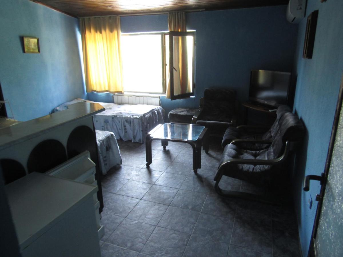فارنا Hostel Papagal المظهر الخارجي الصورة
