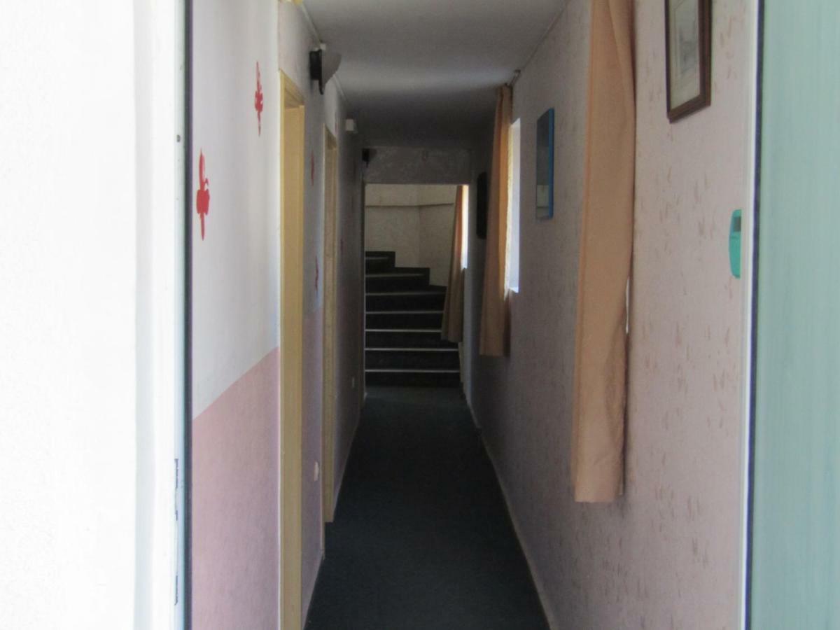 فارنا Hostel Papagal المظهر الخارجي الصورة