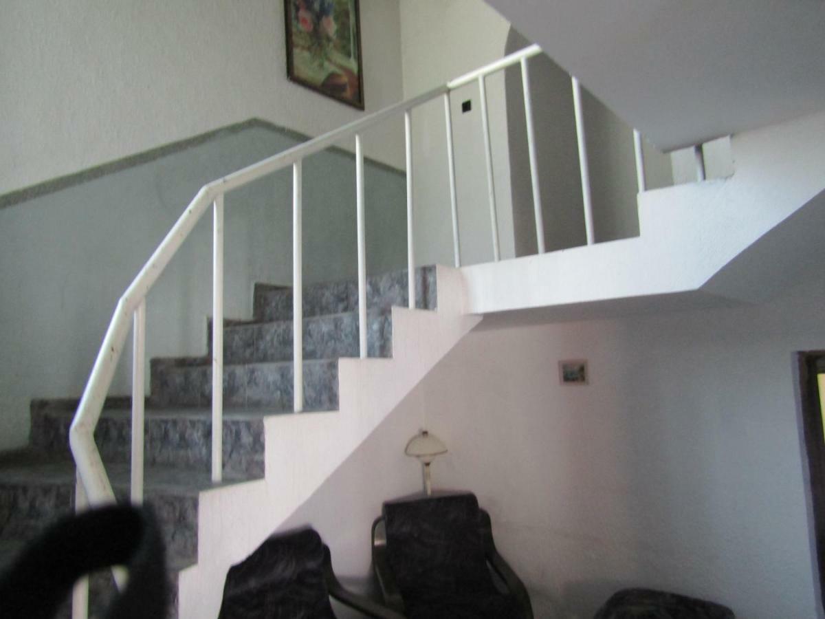 فارنا Hostel Papagal المظهر الخارجي الصورة