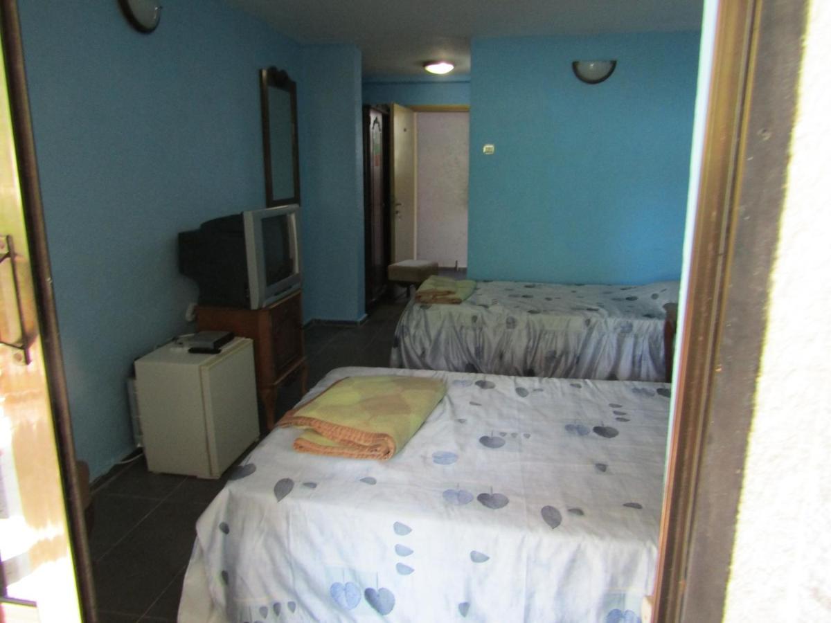 فارنا Hostel Papagal المظهر الخارجي الصورة
